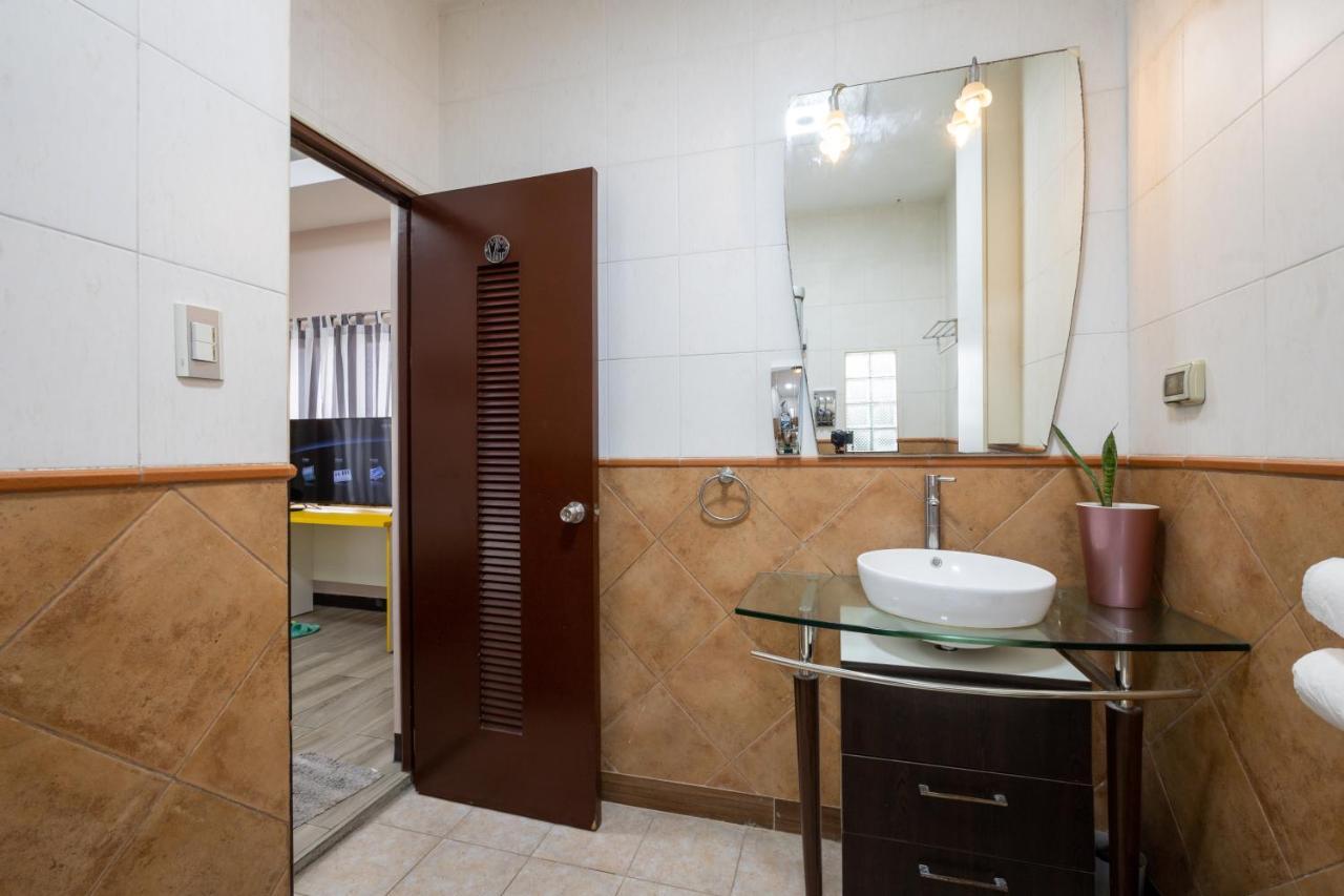Casa Heradurra Uno/Dos Manila Exteriér fotografie